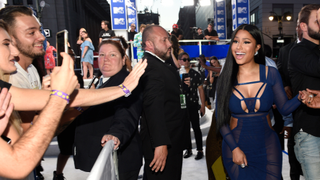 Saturday Night Social: Hosted By Nicki Minaj Fan Adorably Freaking Out On Twitter